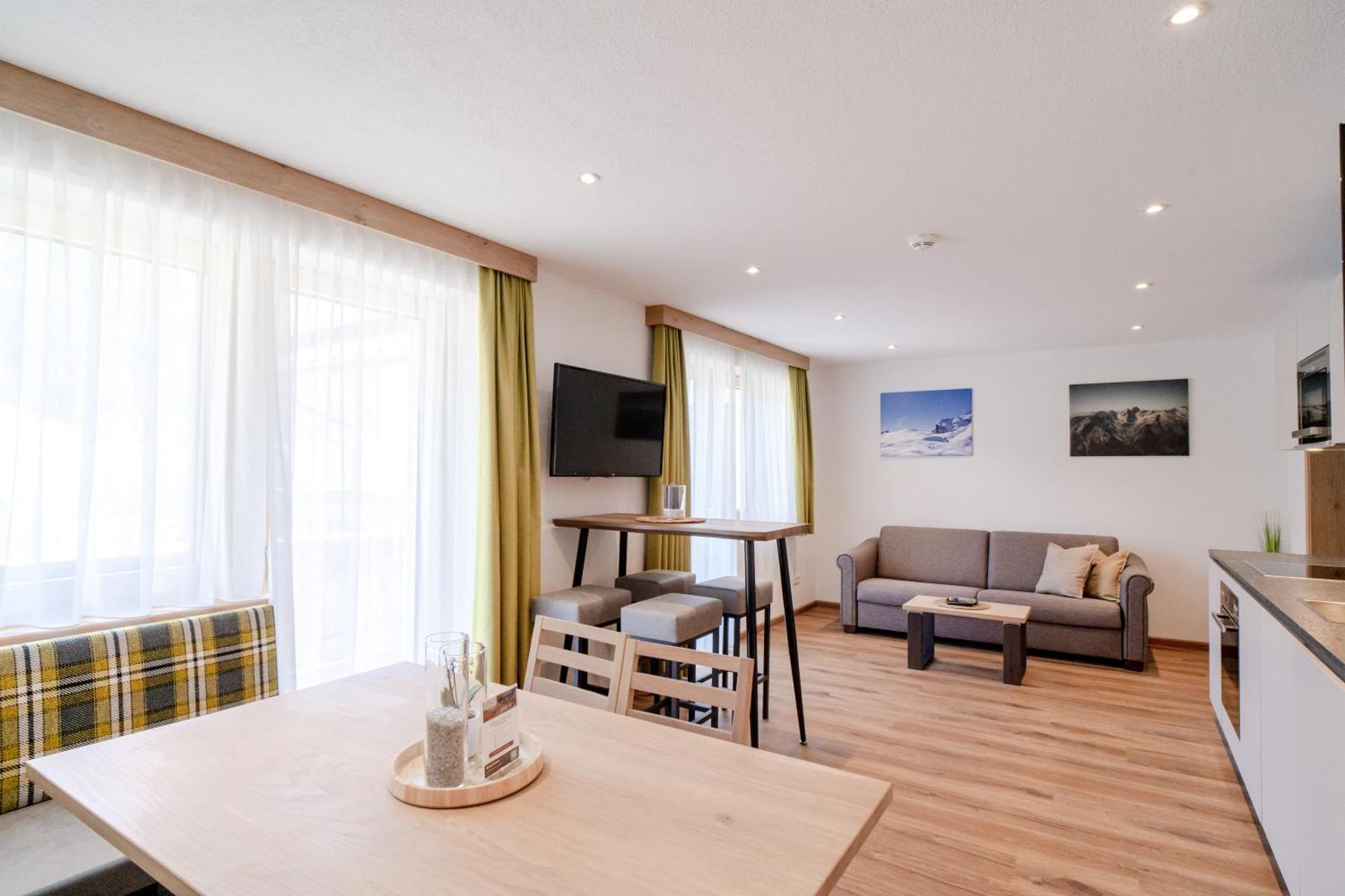 Alpen Gasthof Apartments Hohe Burg Trins Exterior photo